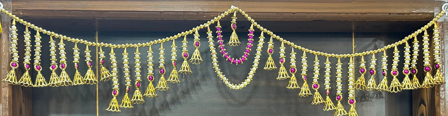 दरवाजे के लिए पूजाहोम तोरण, सफेद मोती जुला क्रिस्टल तोरण, घर के दरवाजे के लिए दीवार पर लटकने वाला बंदरवाल, दरवाजे की सजावट, मुख्य प्रवेश द्वार, त्योहार, मंदिर, पूजा कक्ष, दिवाली तोरण के लिए सजावट - रंग लाल